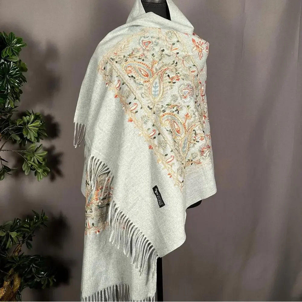 100% Cashmere embroidered floral scarf wrap ruana - Picture 2 of 10